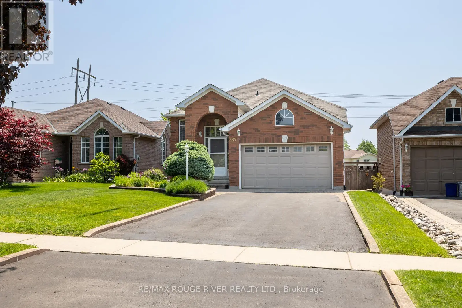 887 Beatrice Street E, Oshawa, Ontario  L1K 2H8 - Photo 1 - E12198387