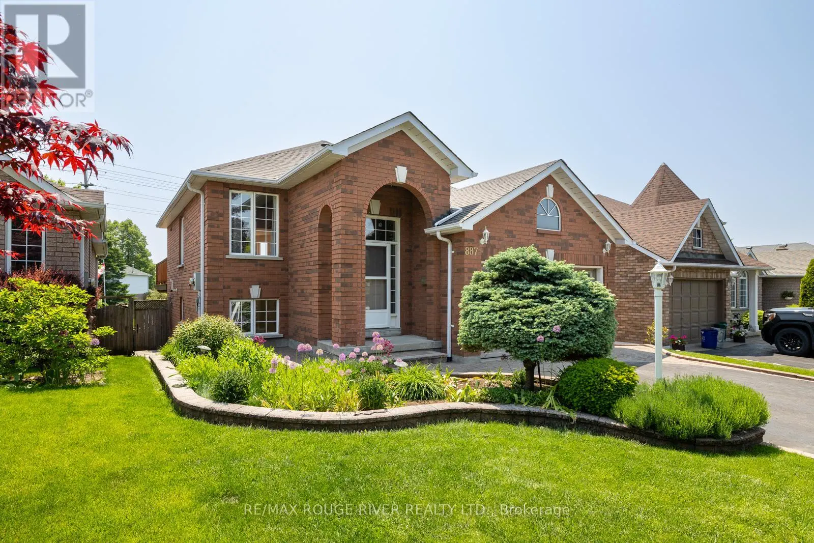 887 Beatrice Street E, Oshawa, Ontario  L1K 2H8 - Photo 2 - E12198387