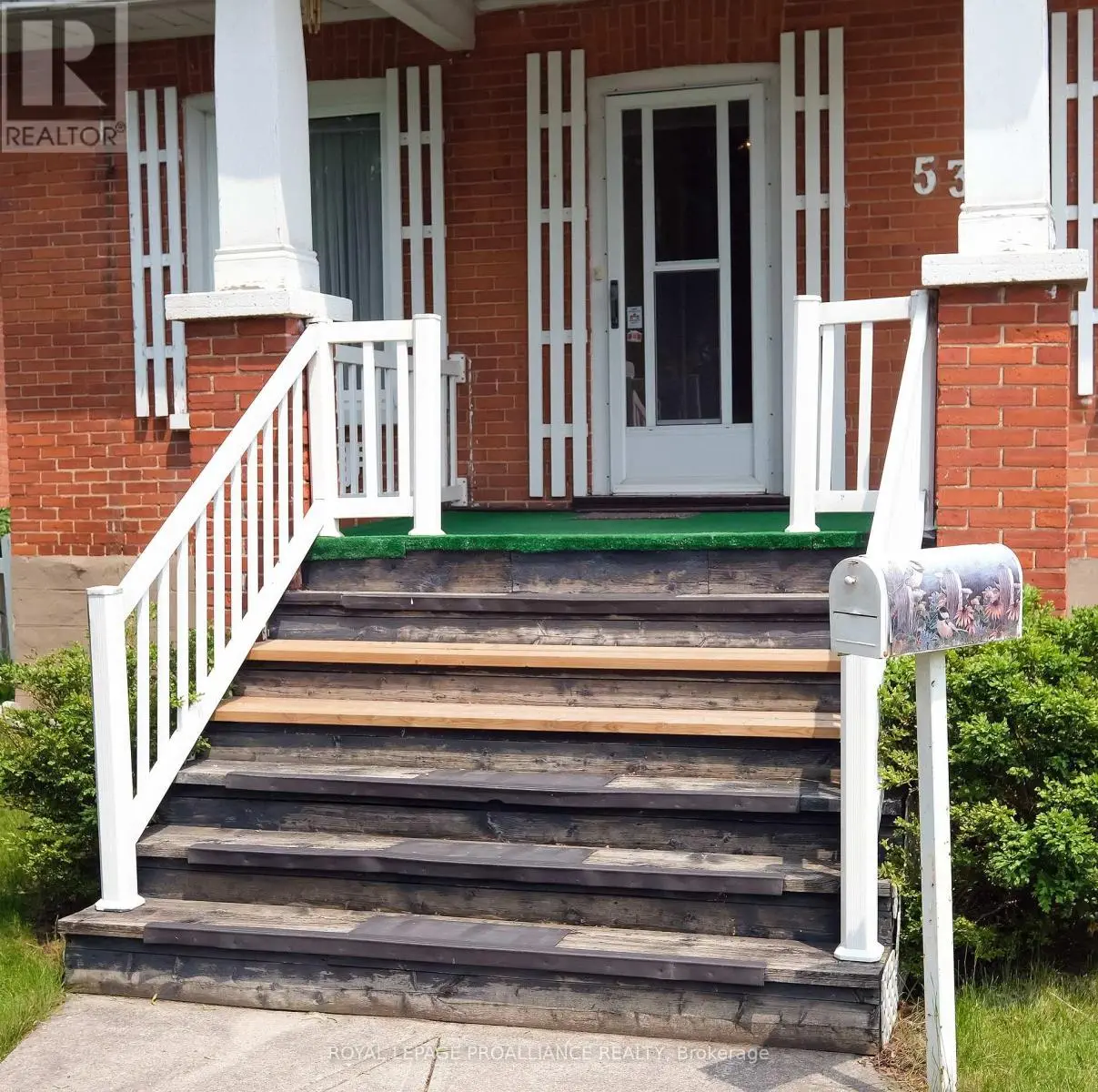 53 Gordon Street, Belleville, Ontario  K8P 3E6 - Photo 3 - X12198307