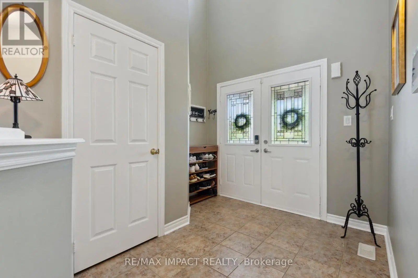 71 Lobb Court, Clarington, Ontario  L1C 0K4 - Photo 3 - E12198456