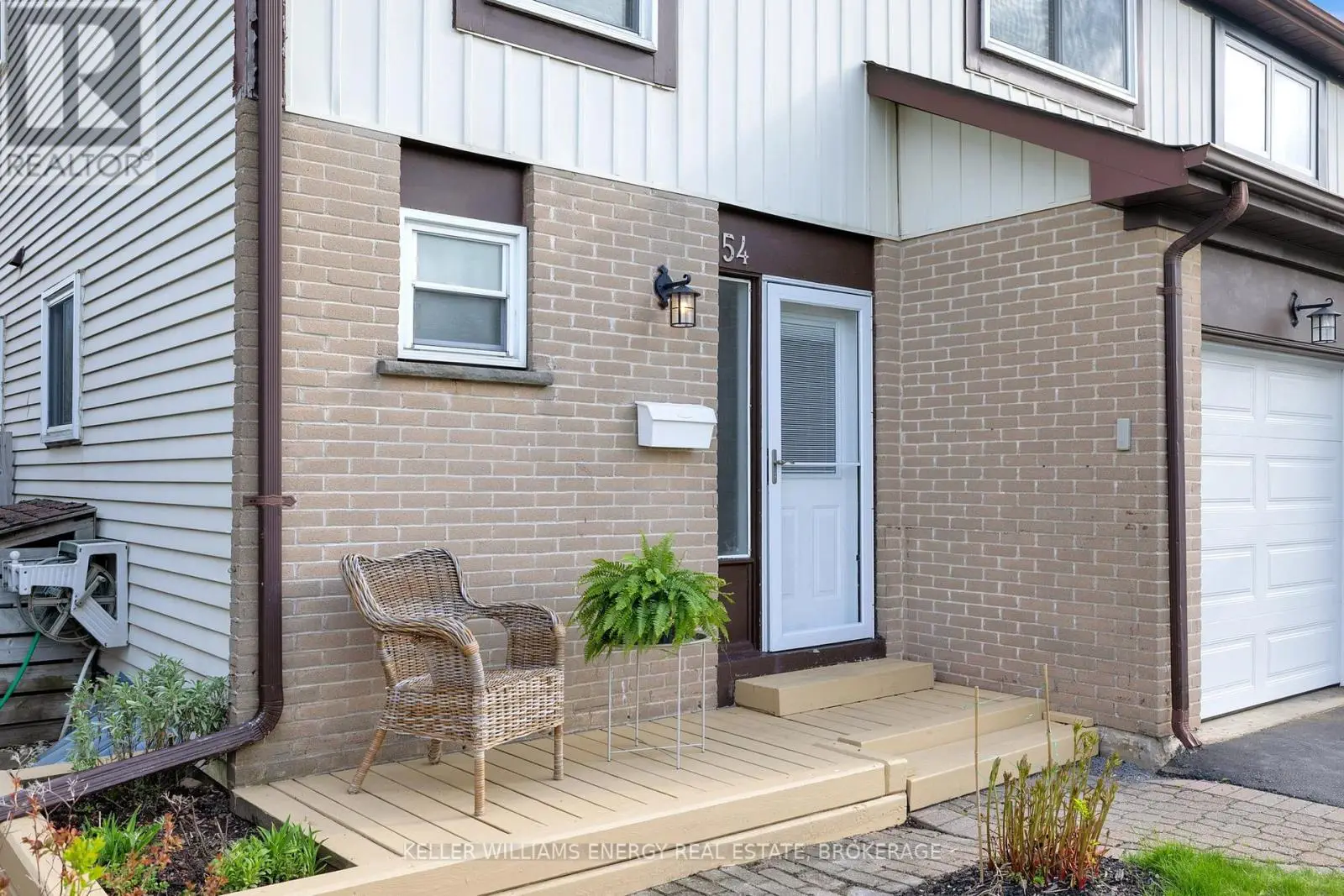 54 Alonna Street, Clarington, Ontario  L1C 3P8 - Photo 2 - E12199101