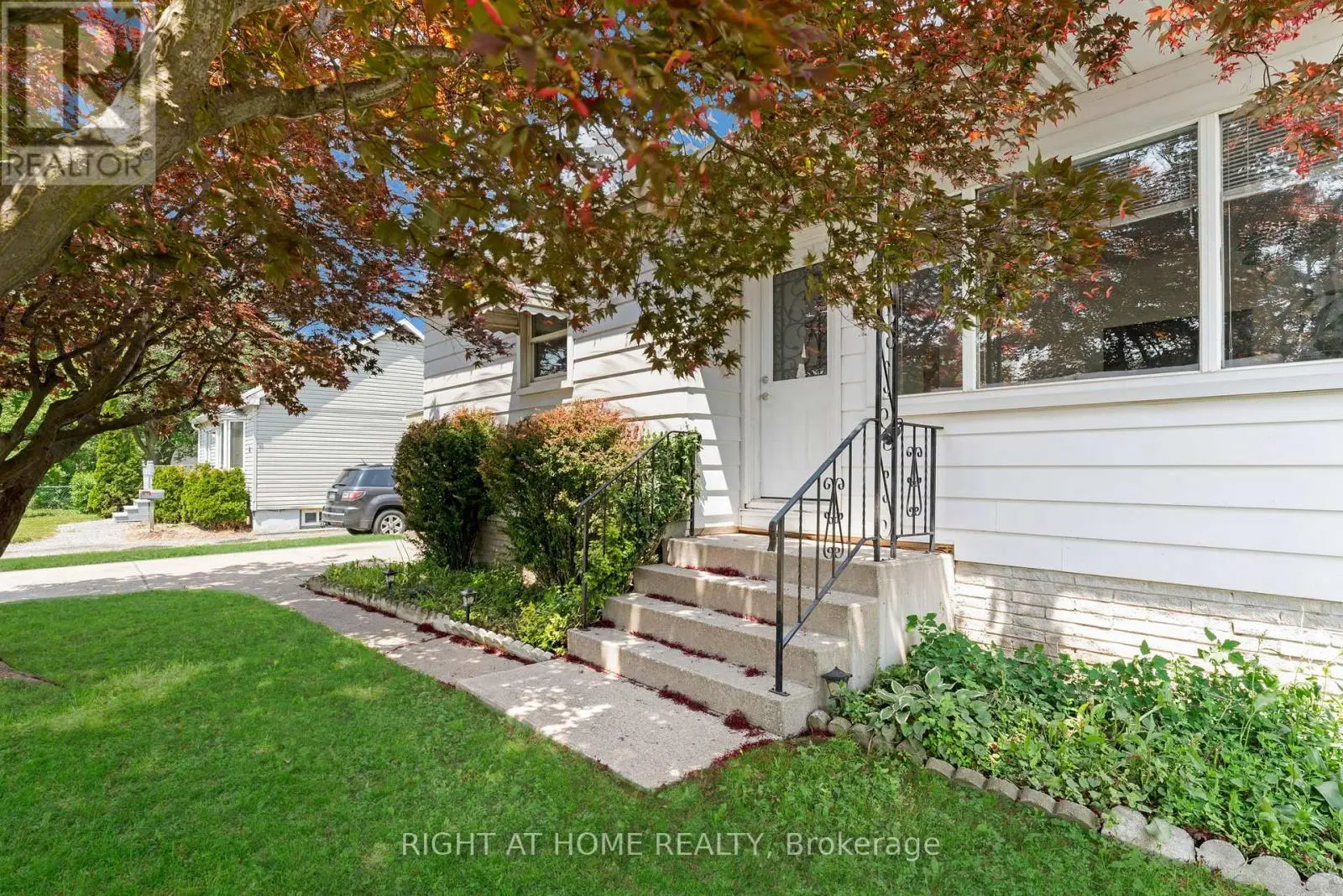 38 Kinsey Street, St. Catharines, Ontario  L2S 1E1 - Photo 2 - X12199355