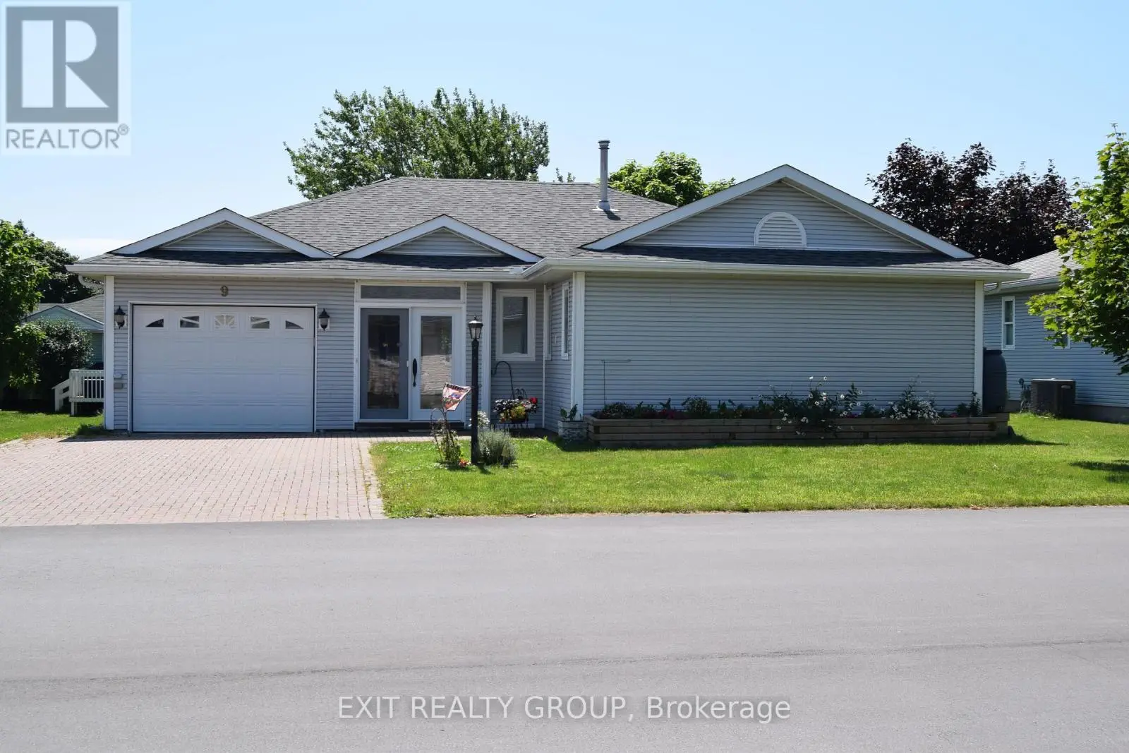 9 Empire Boulevard, Prince Edward County, Ontario  K0K 3L0 - Photo 1 - X12199360