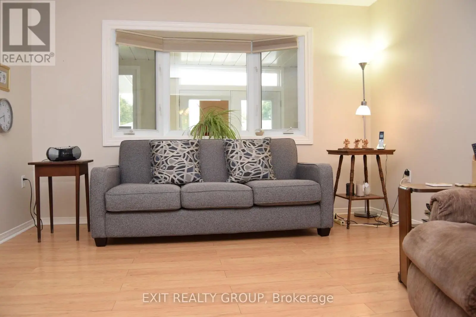 9 Empire Boulevard, Prince Edward County, Ontario  K0K 3L0 - Photo 3 - X12199360