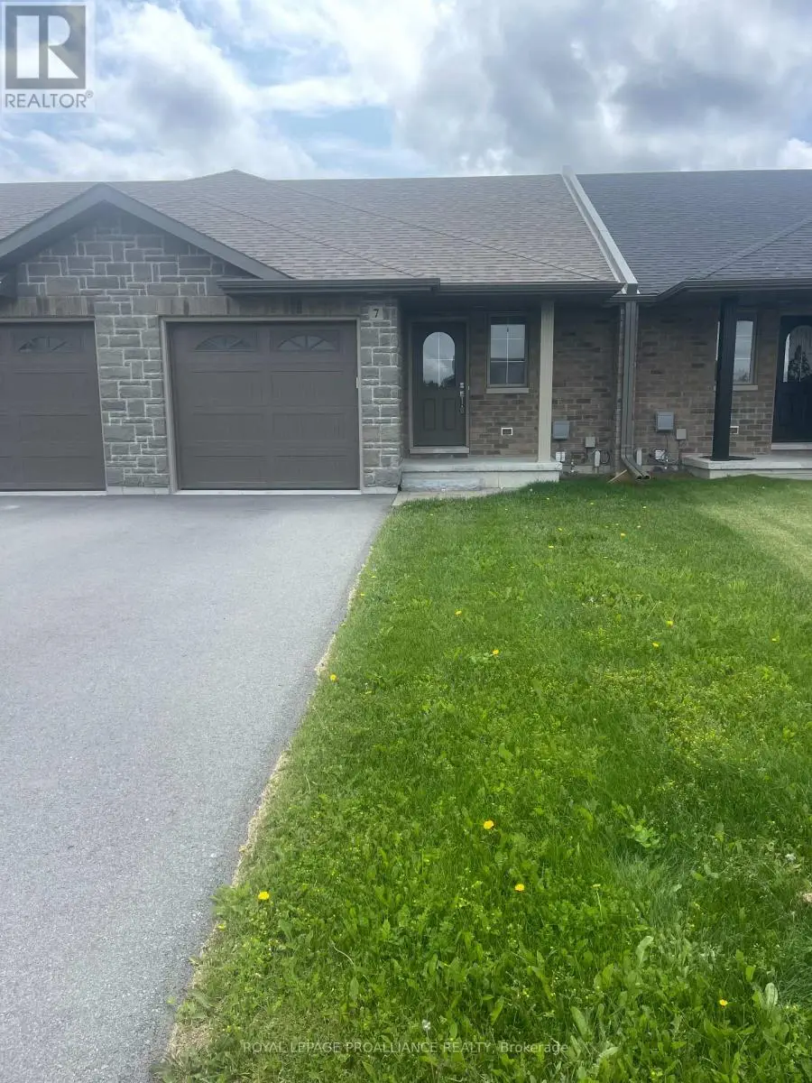 7 Hillside Meadows Drive, Quinte West, Ontario  K8V 0J5 - Photo 2 - X12001693