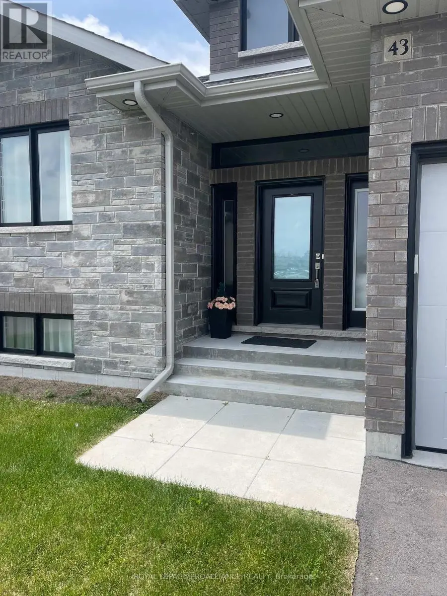 43 Cattail Crescent, Quinte West, Ontario  K8V 0J3 - Photo 3 - X12014612
