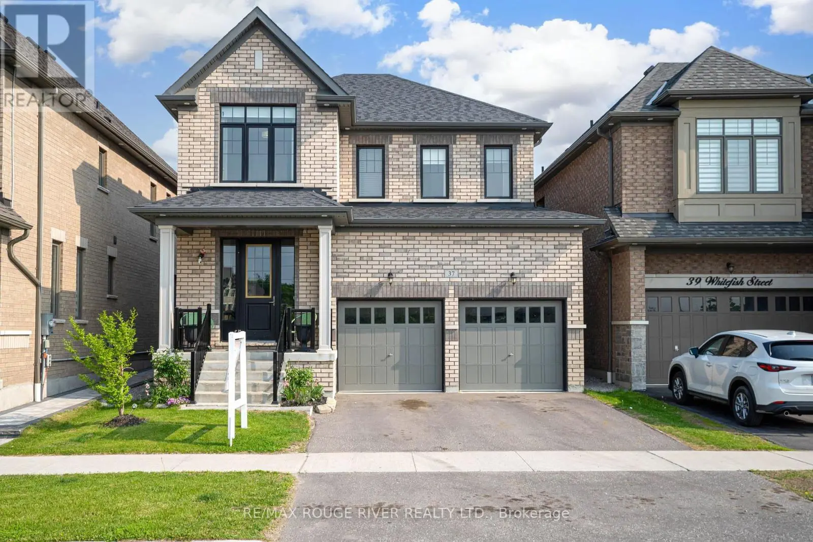 37 Whitefish Street, Whitby, Ontario  L1P 0K5 - Photo 1 - E12200327