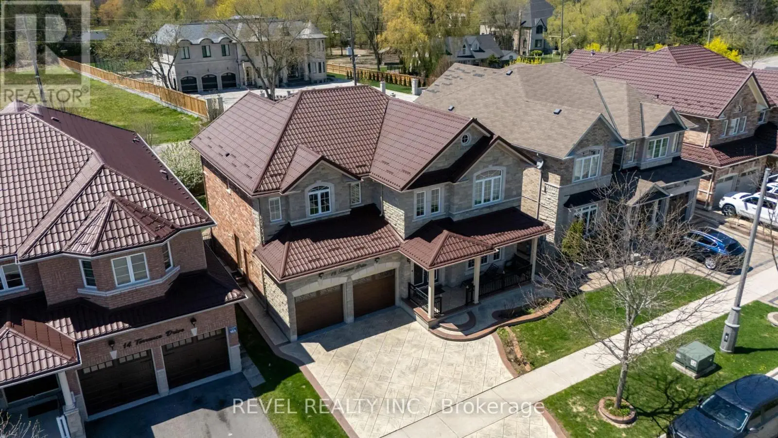 16 Terrance Drive, Markham, Ontario  L6B 0M2 - Photo 3 - N12200289
