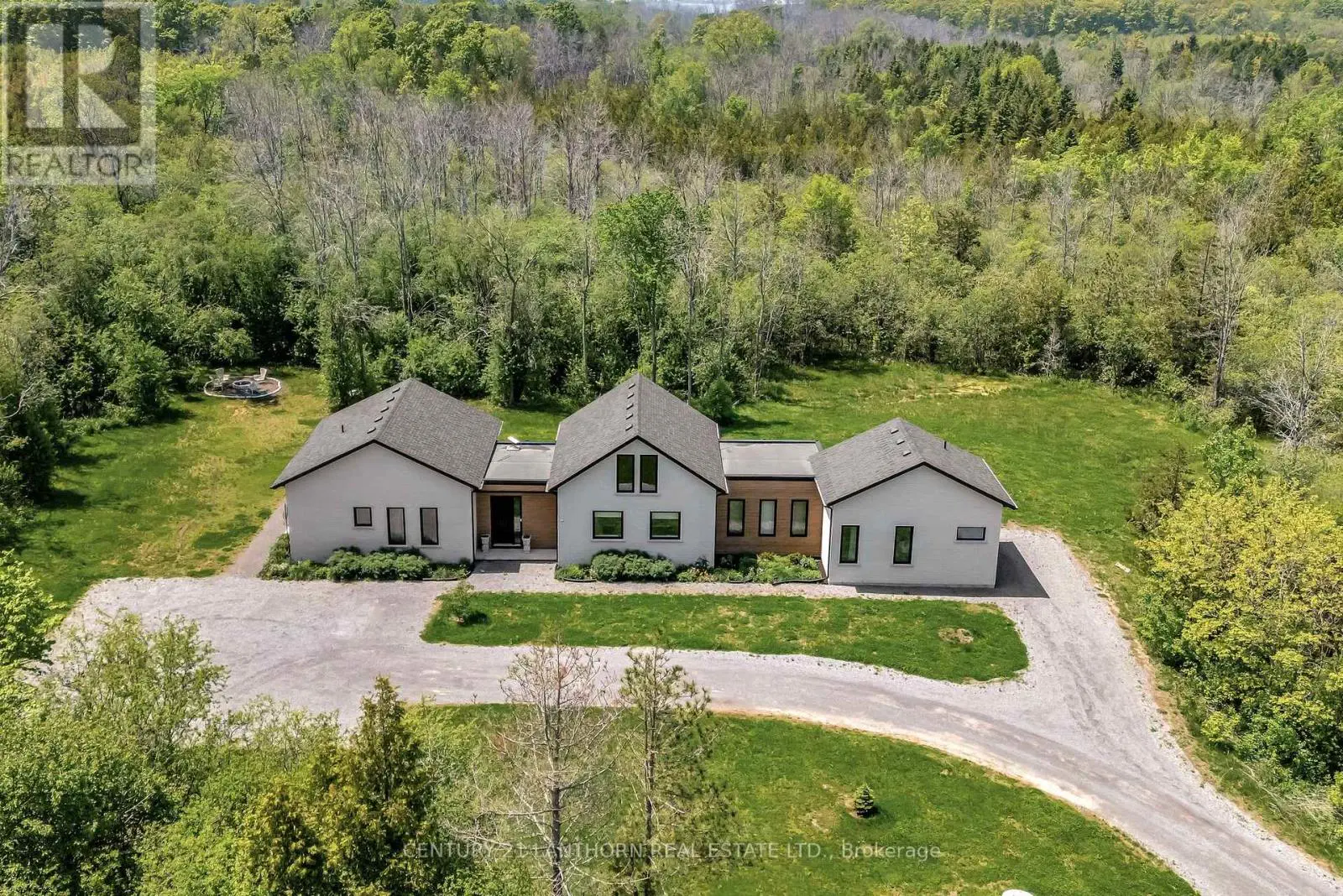 19485 Loyalist Parkway, Prince Edward County, Ontario  K0K 1T0 - Photo 2 - X12073612