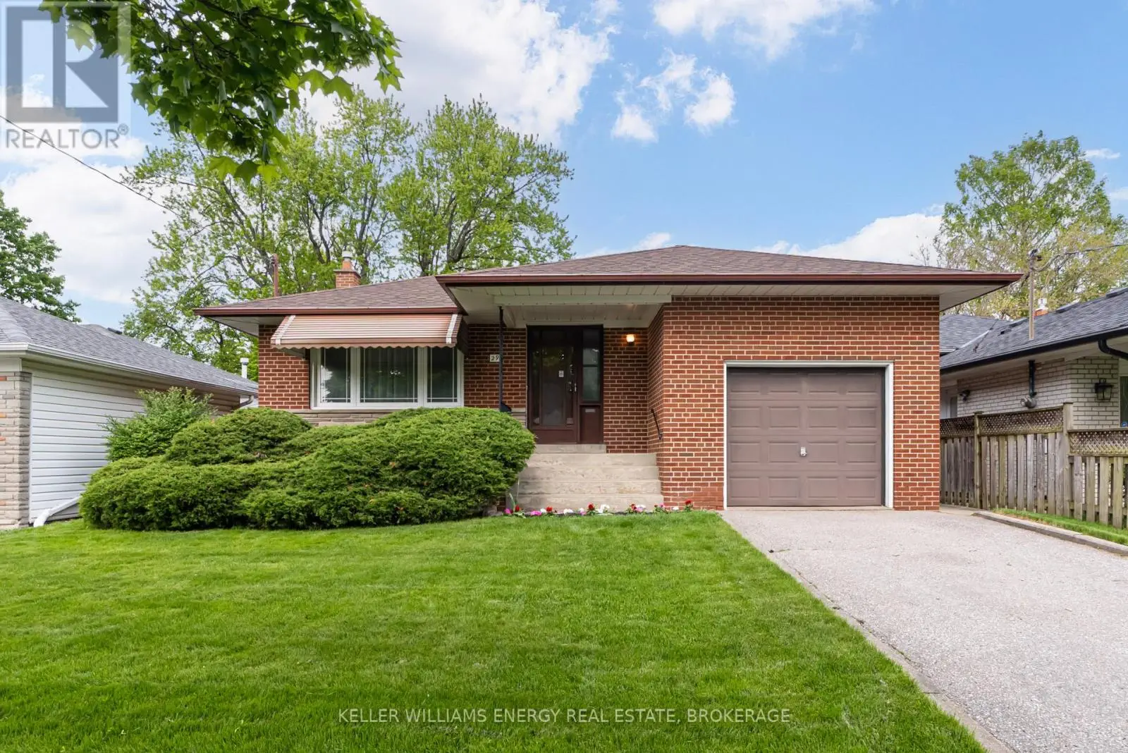29 Sedgemount Drive, Toronto, Ontario  M1H 1X4 - Photo 1 - E12201051