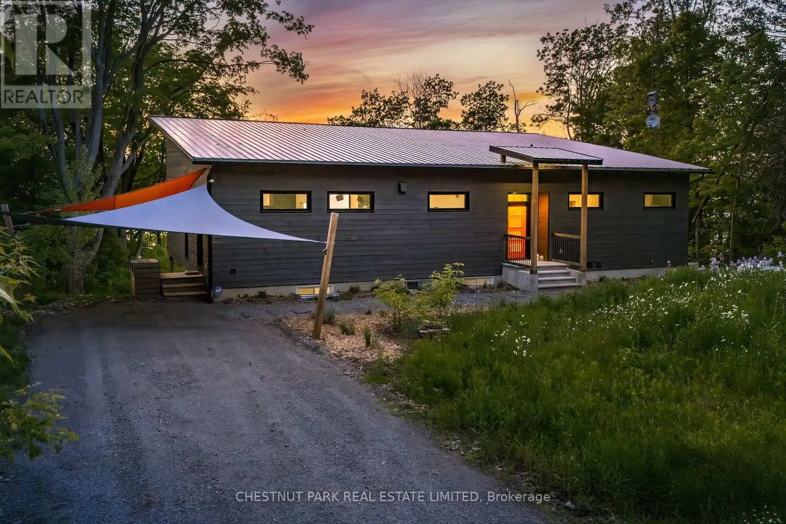 39 Hicks Lane, Prince Edward County, Ontario  K0K 2T0 - Photo 2 - X12201491