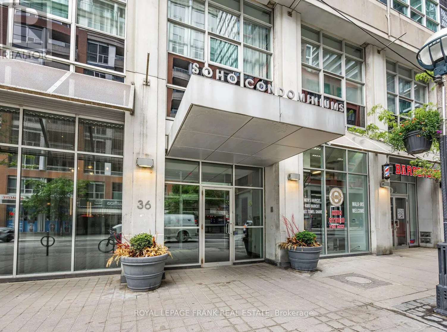 914 - 36 Blue Jays Way, Toronto, Ontario  M5V 3T3 - Photo 1 - C12188587