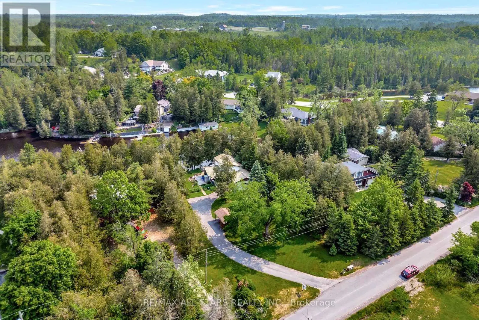 14 Wychwood Drive E, Kawartha Lakes, Ontario  K0M 1N0 - Photo 2 - X12202061
