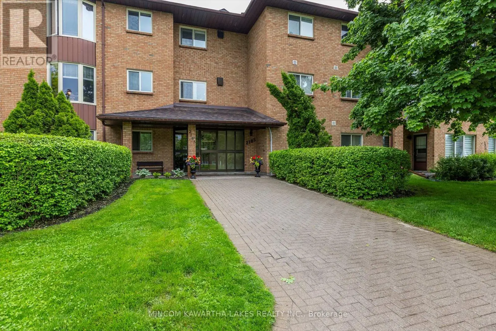 303 - 2185 Walker Avenue, Peterborough East, Ontario  K9L 1T6 - Photo 2 - X12202184