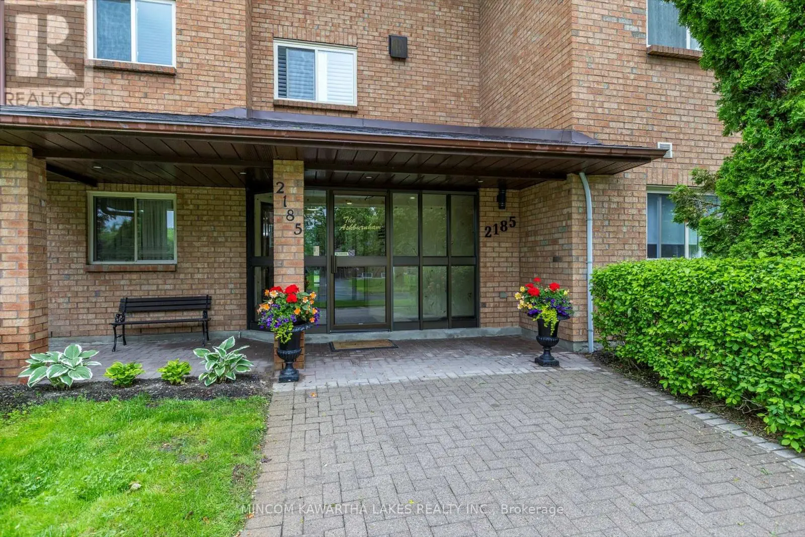 303 - 2185 Walker Avenue, Peterborough East, Ontario  K9L 1T6 - Photo 3 - X12202184