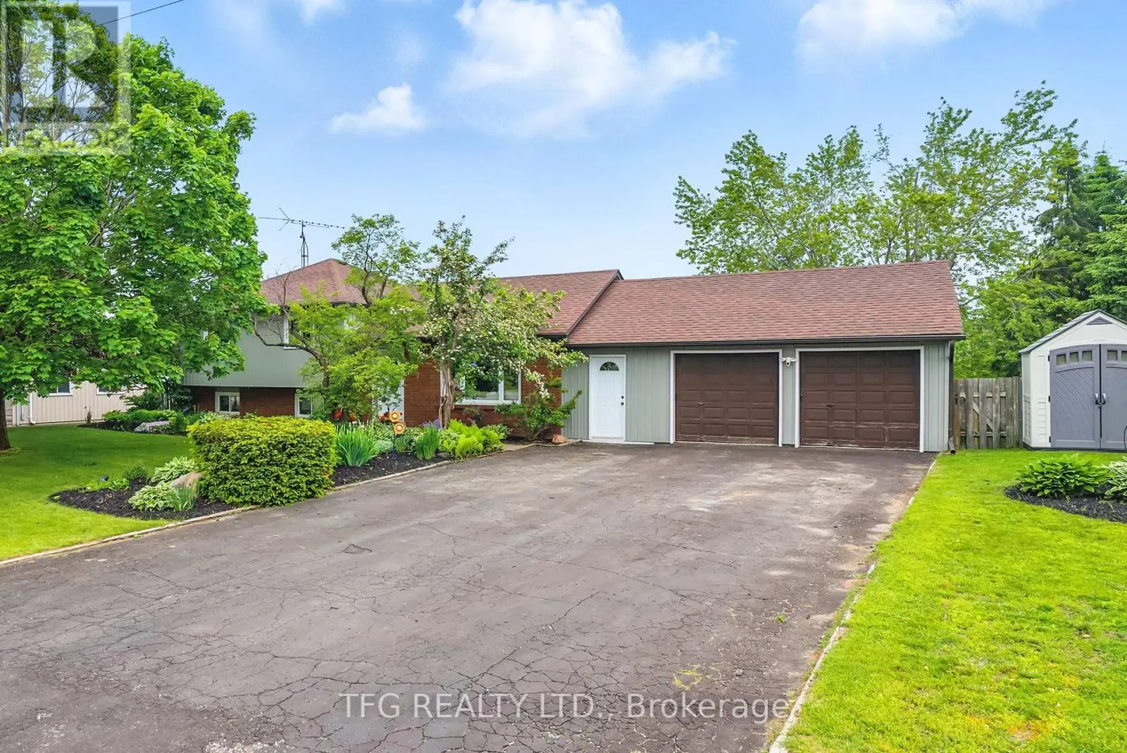 227 Corbett Drive, Kawartha Lakes, Ontario  L0A 1K0 - Photo 1 - X12202446