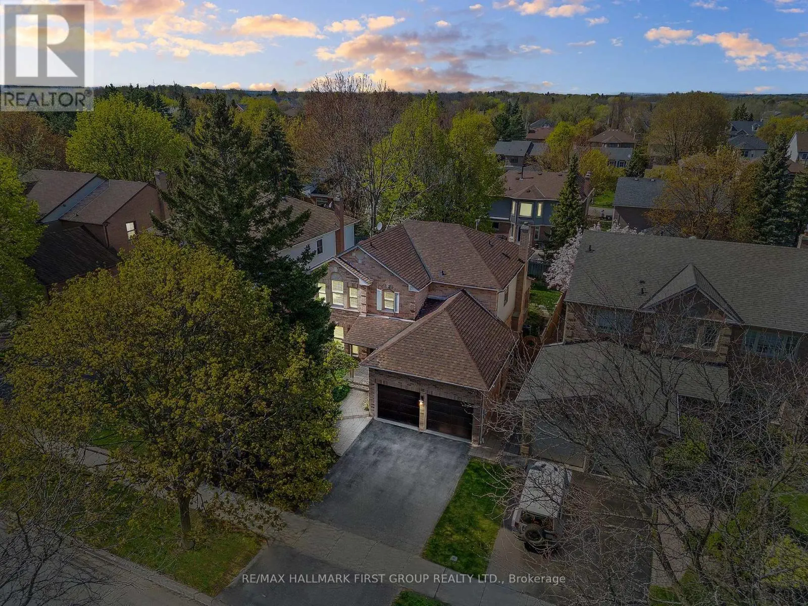 22 Kennett Drive, Whitby, Ontario  L1P 1L5 - Photo 1 - E12136692