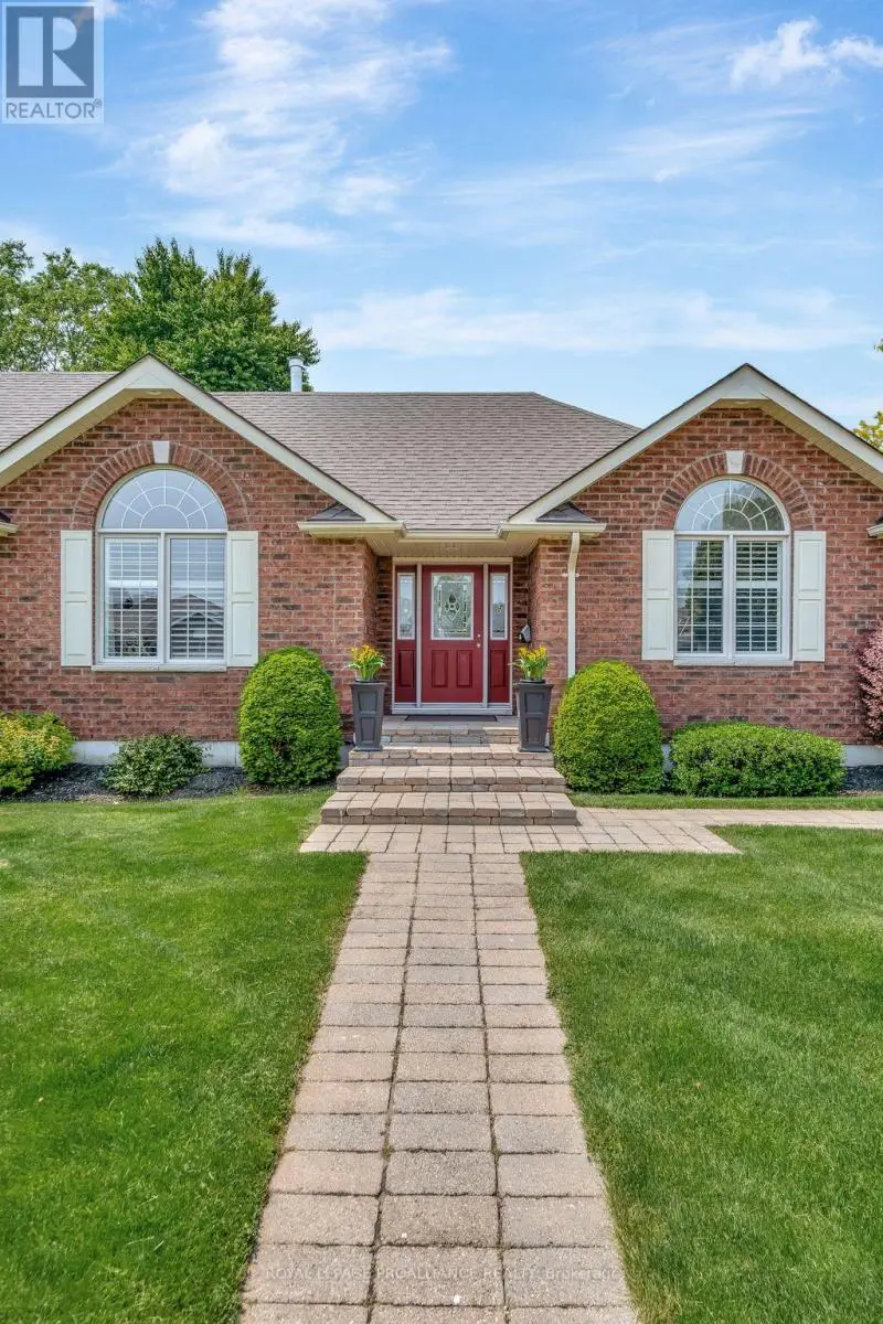 3 Hazel Court, Belleville, Ontario  K8P 5M4 - Photo 2 - X12202715