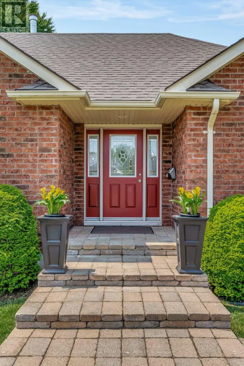 3 Hazel Court, Belleville, Ontario  K8P 5M4 - Photo 3 - X12202715
