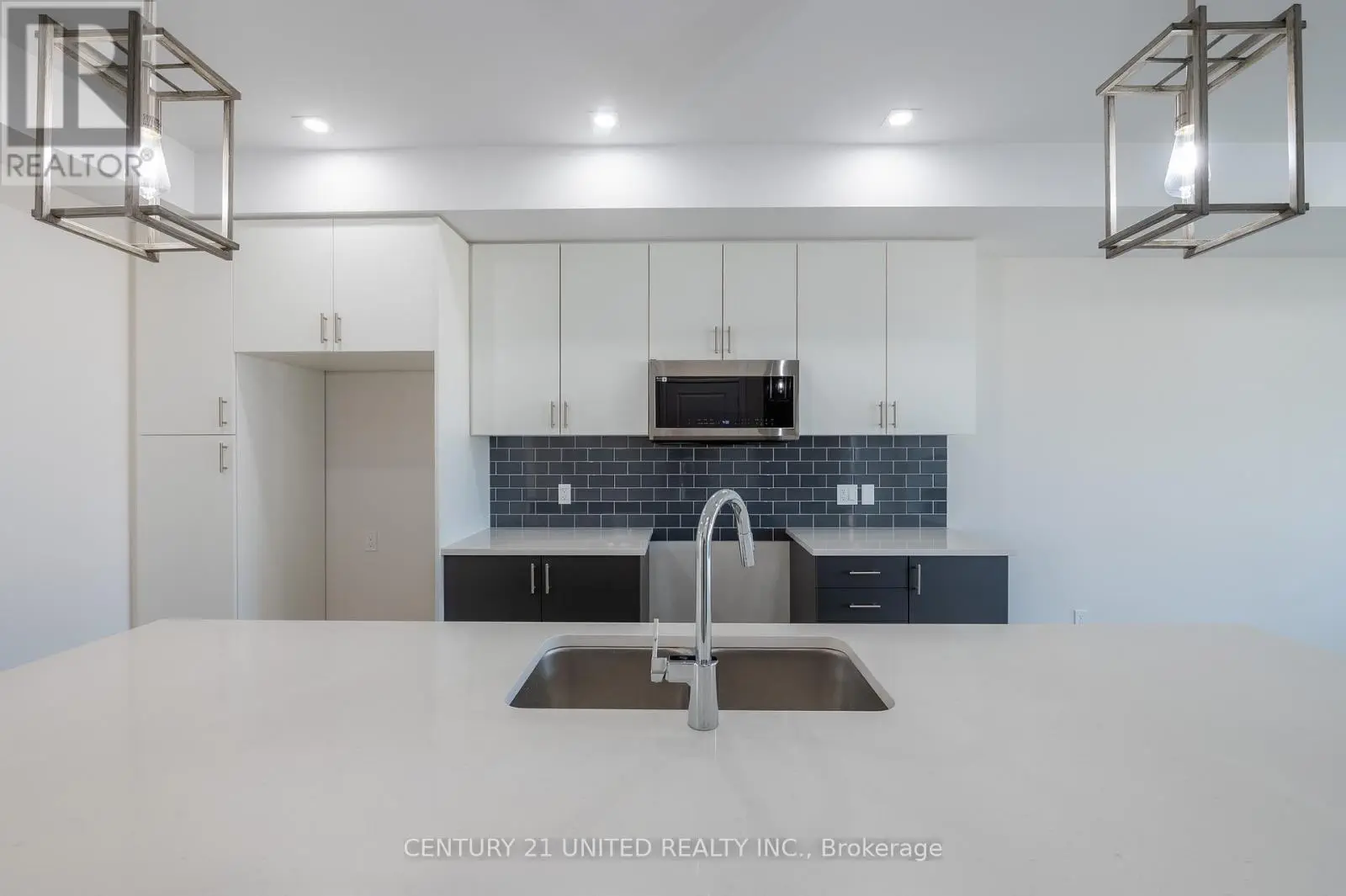 309 Mullighan Gardens, Peterborough North, Ontario  K9K 0G3 - Photo 3 - X12202746