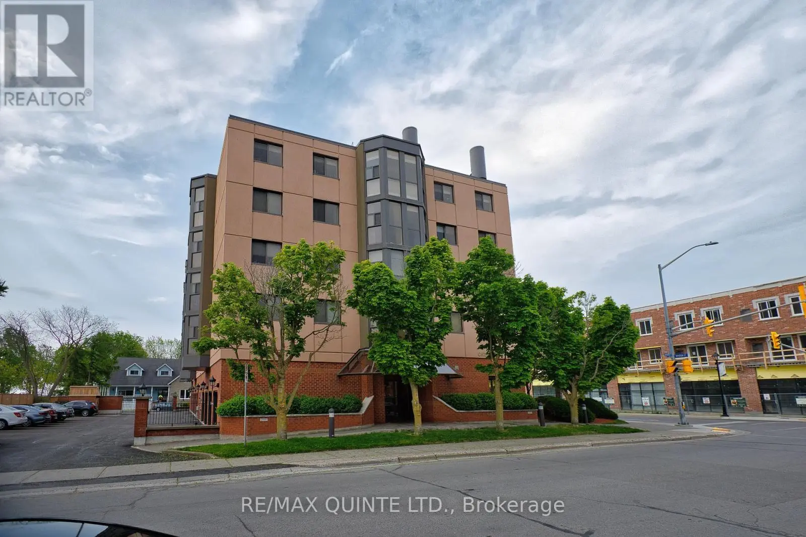 401 - 1 Queen Street, Cobourg, Ontario  K9A 1M8 - Photo 3 - X12202909