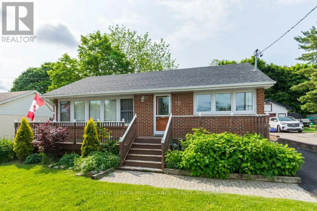 19 Craig Street, Belleville, Ontario  K8P 2J7 - Photo 1 - X12202993