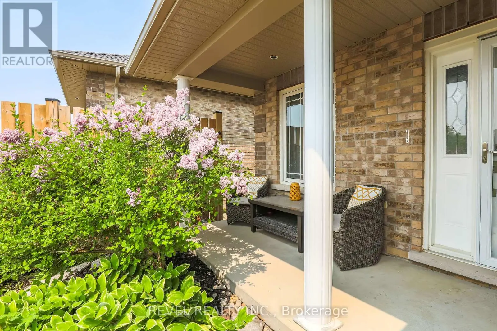 2726 Foxmeadow Road, Peterborough East, Ontario  K9L 0B6 - Photo 3 - X12101938