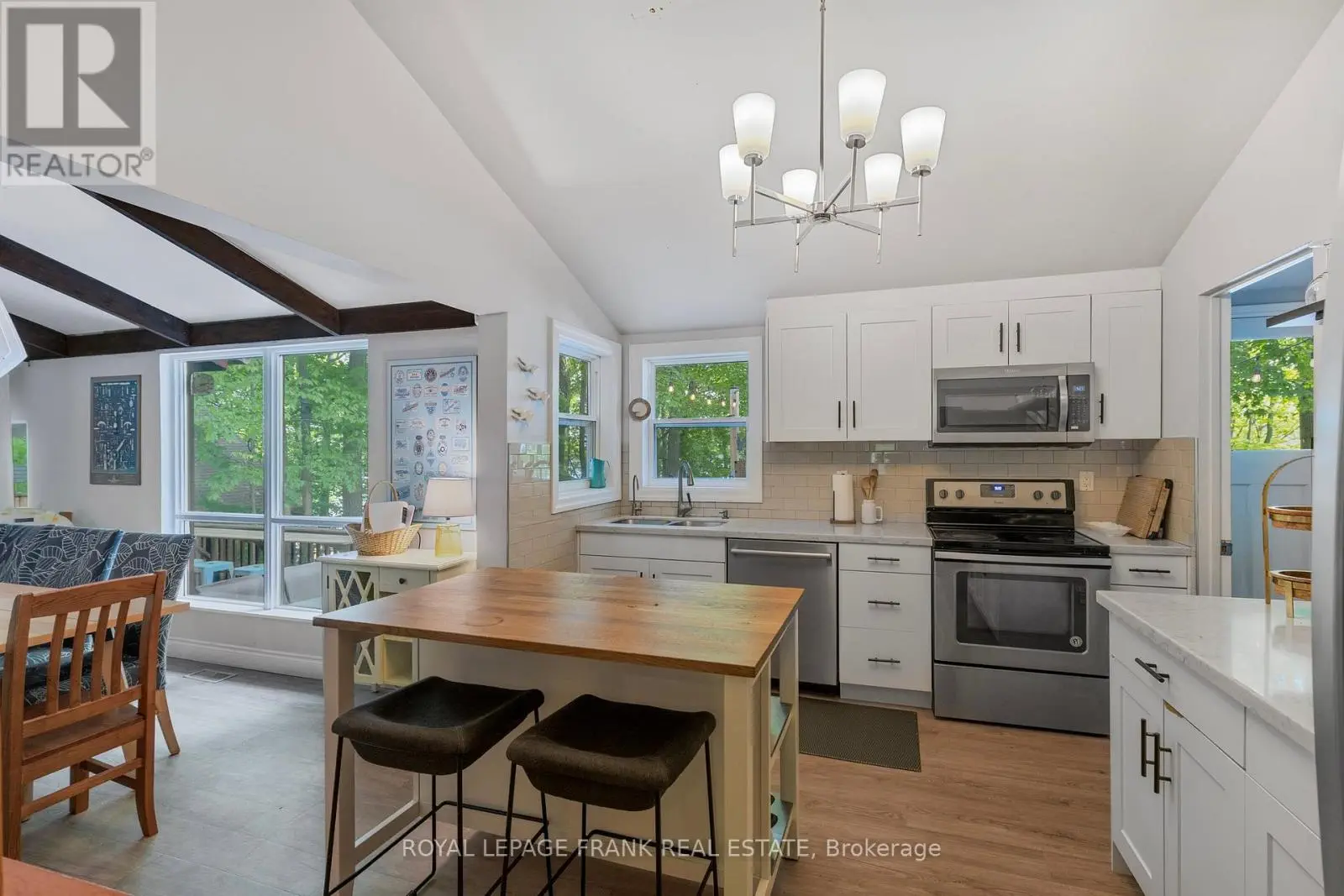 57 Timcourt Drive, Tiny, Ontario  L9M 0B9 - Photo 3 - S12203141