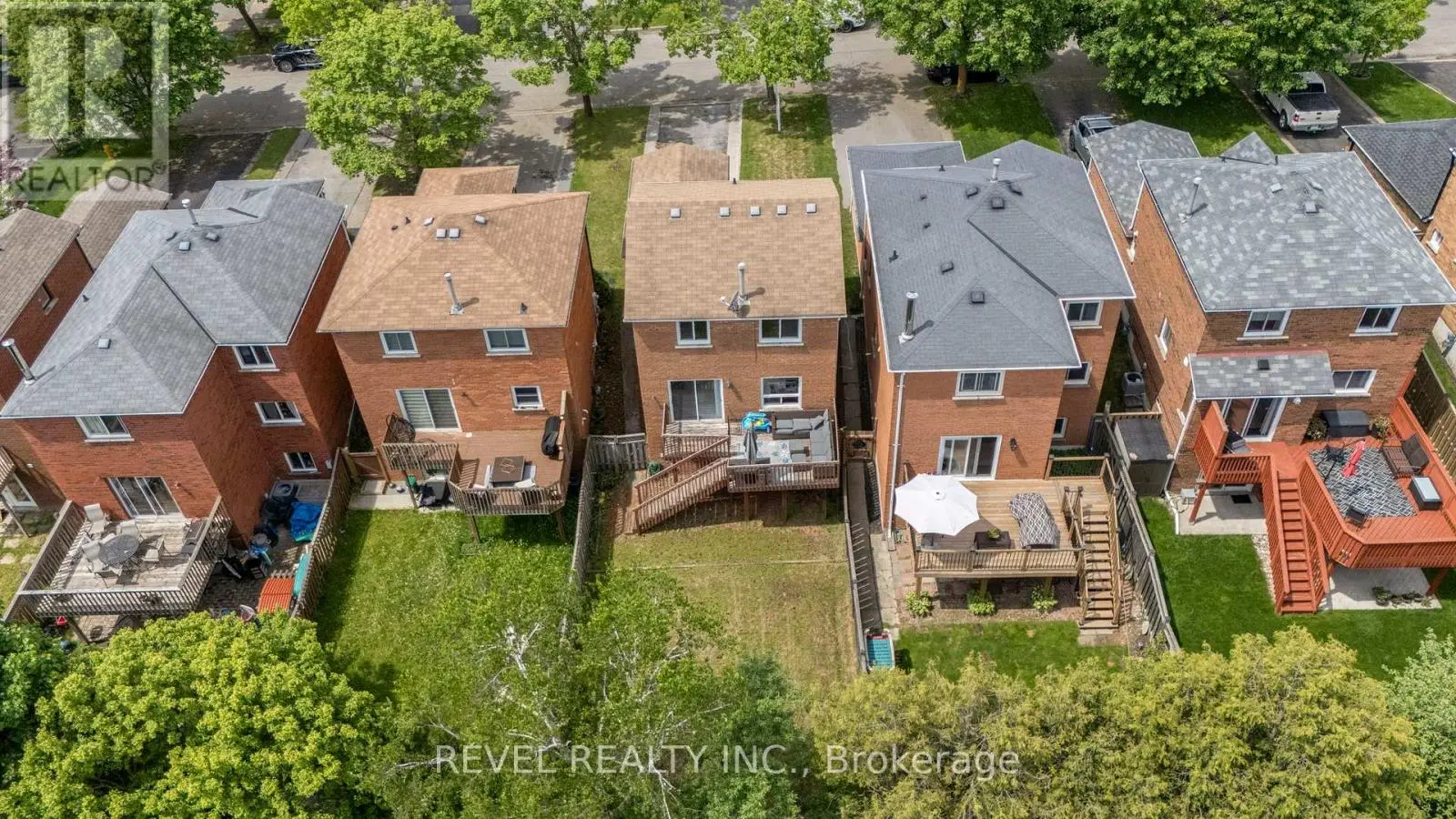 29 Fernbank Place, Whitby, Ontario  L1R 1S9 - Photo 3 - E12203869