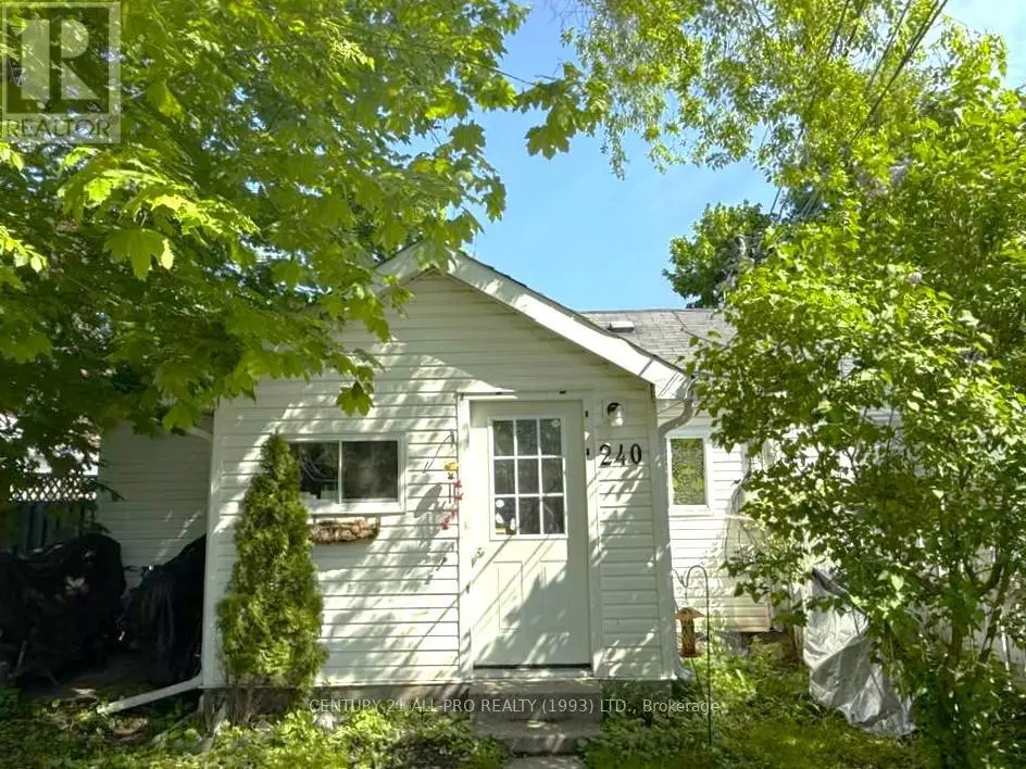 240 University Avenue W, Cobourg, Ontario  K9A 2E9 - Photo 3 - X12204224