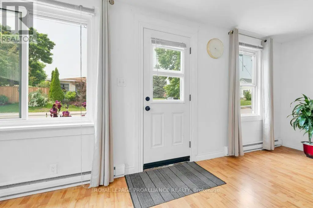 77 Frank Street, Belleville, Ontario  K8P 3V5 - Photo 1 - X12204726