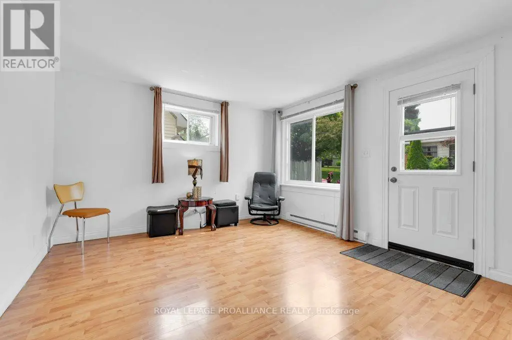 77 Frank Street, Belleville, Ontario  K8P 3V5 - Photo 2 - X12204726