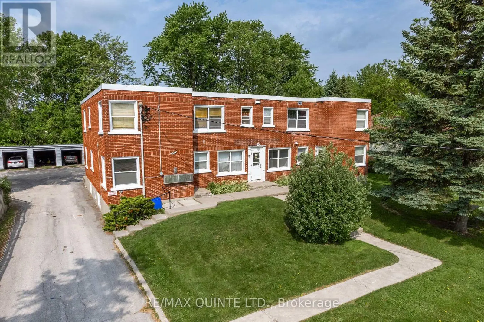 54 Sidney Street, Belleville, Ontario  K8P 3Y8 - Photo 2 - X12204970