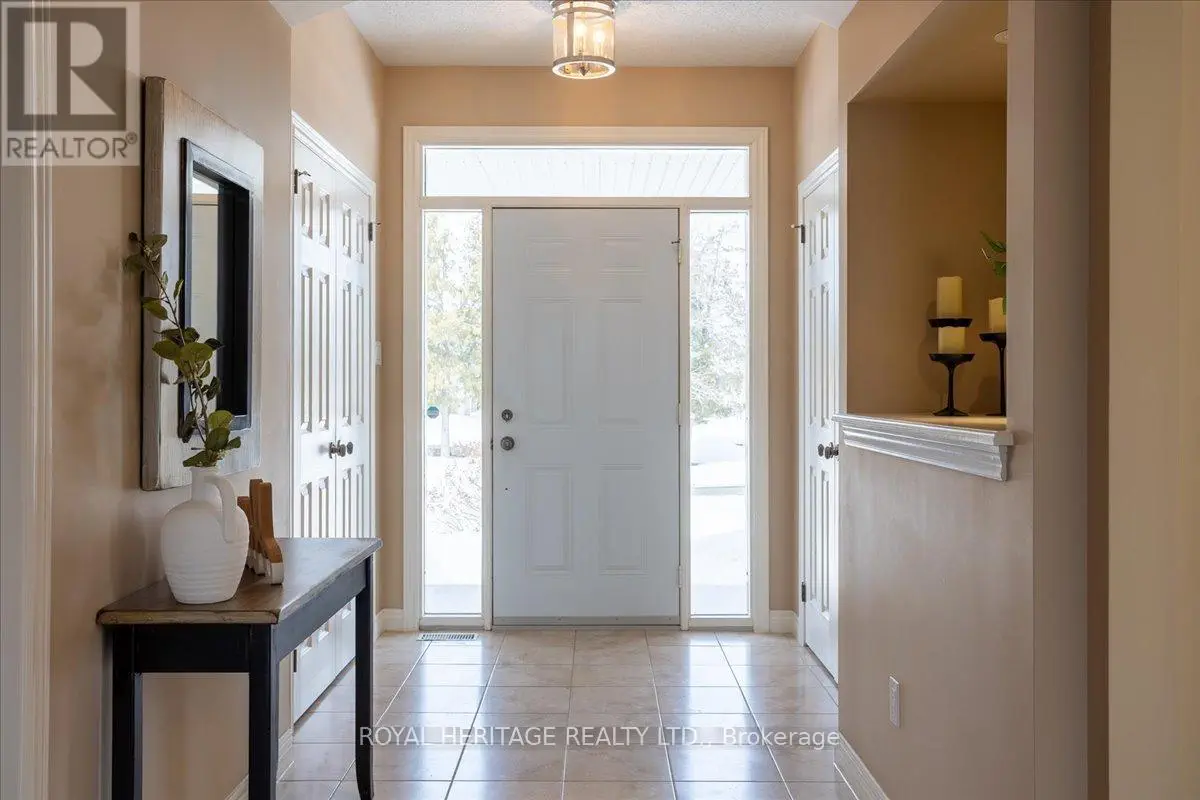 51 South Harbour Drive, Kawartha Lakes, Ontario  K0M 1A0 - Photo 3 - X12186913