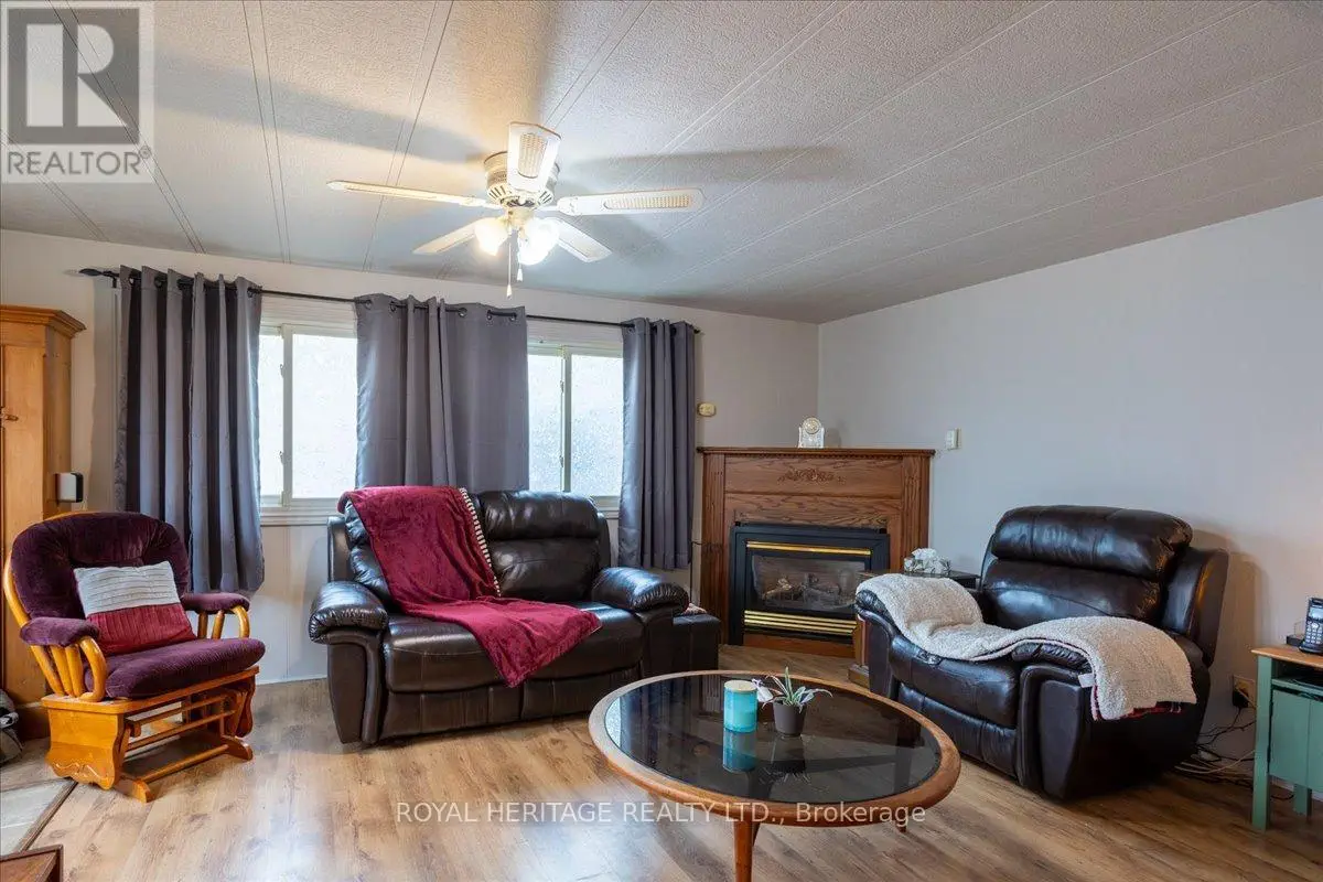 39 Circle Drive, Kawartha Lakes, Ontario  K9V 4R1 - Photo 3 - X12199739