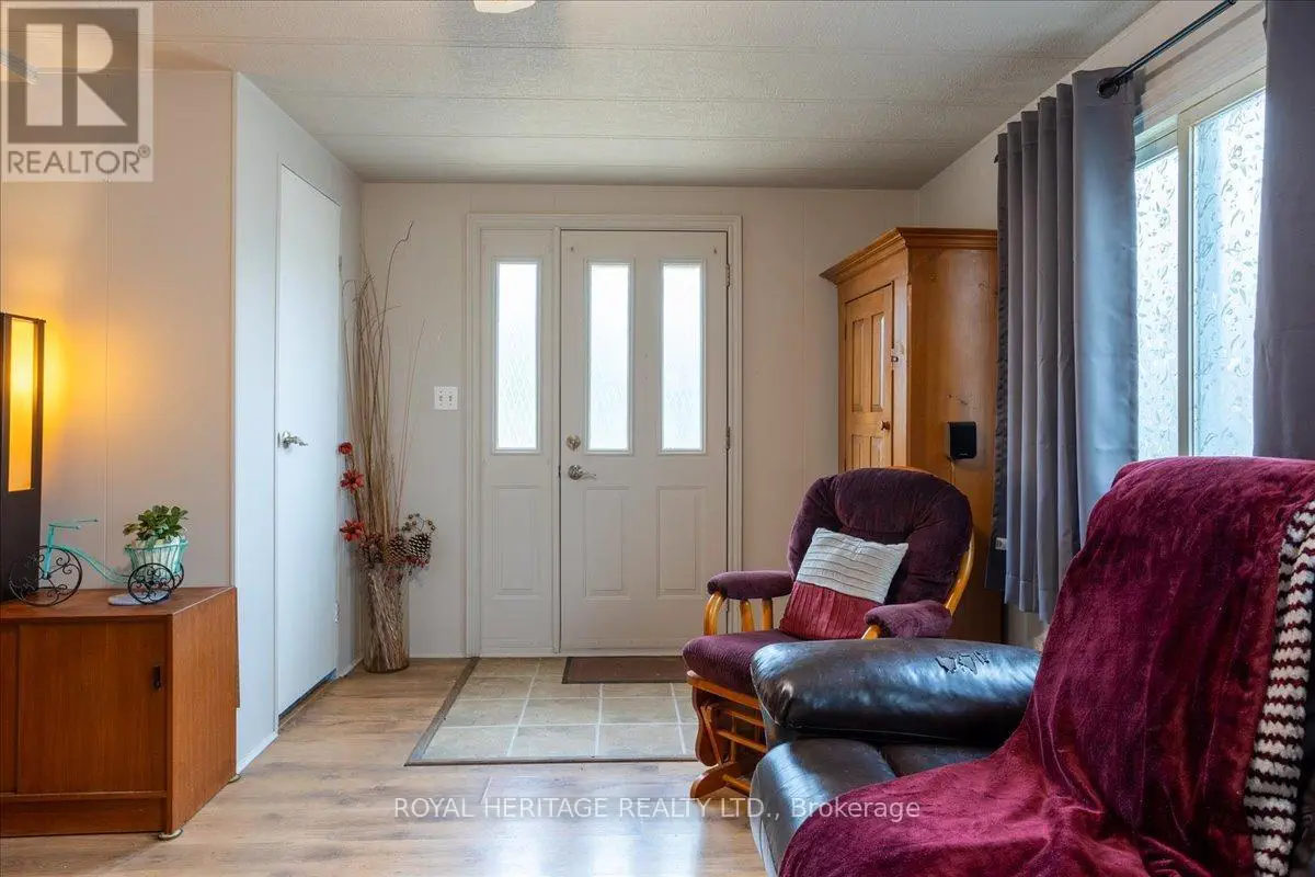 39 Circle Drive, Kawartha Lakes, Ontario  K9V 4R1 - Photo 2 - X12199739