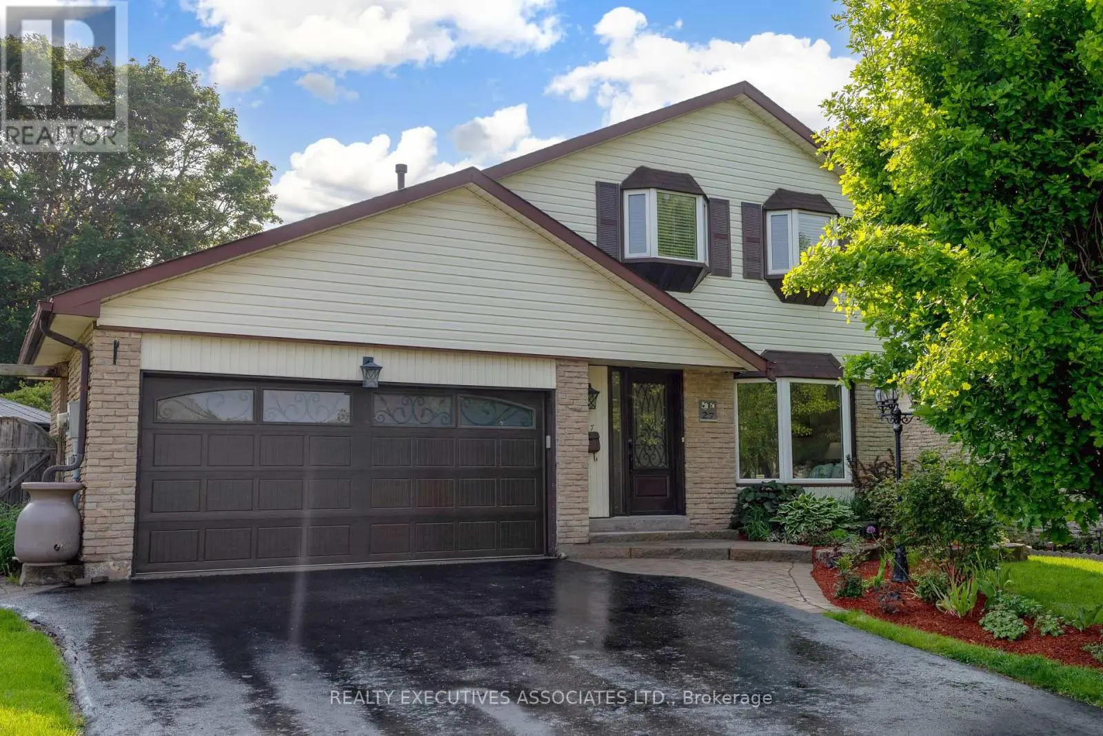 27 Morgandale Crescent, Clarington, Ontario  L1C 3N1 - Photo 1 - E12205927