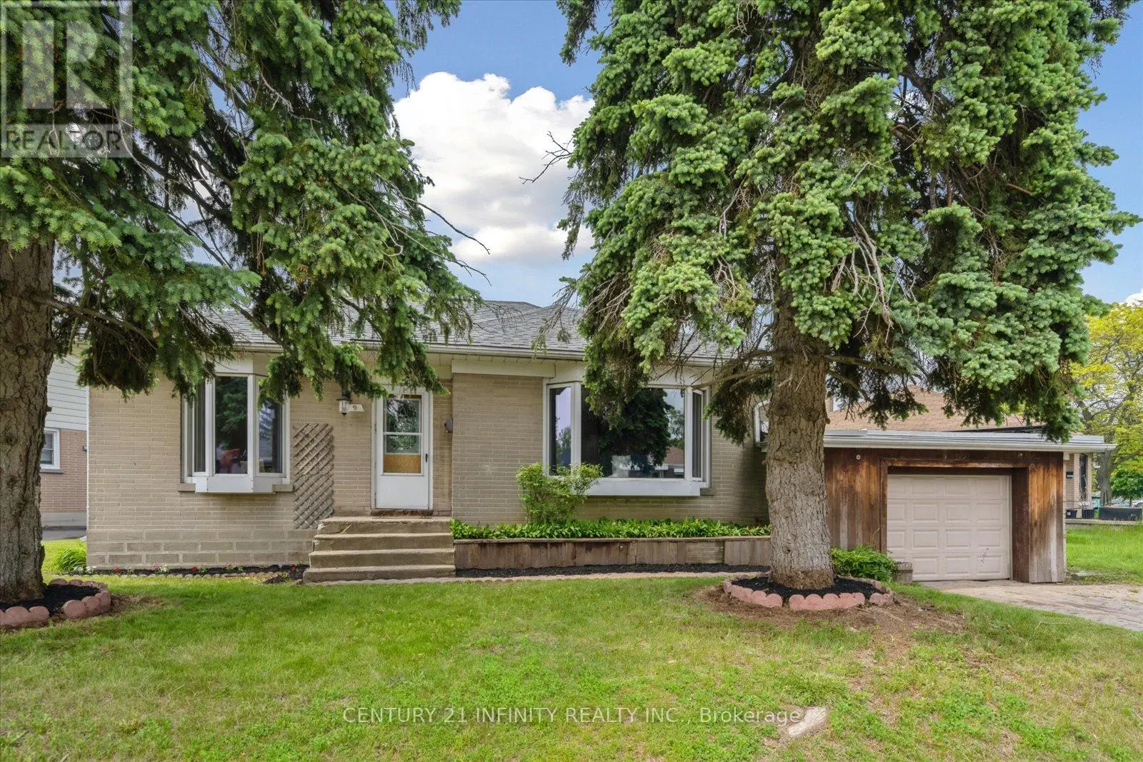 9 Forest Road, Ajax, Ontario  L1S 2N2 - Photo 1 - E12206068