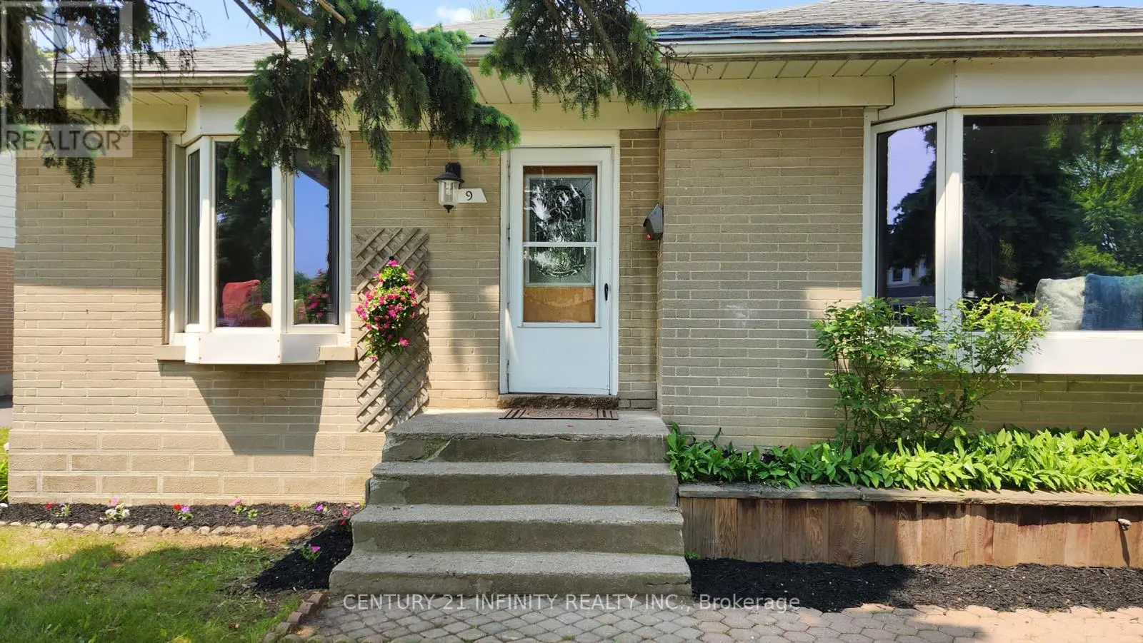 9 Forest Road, Ajax, Ontario  L1S 2N2 - Photo 2 - E12206068