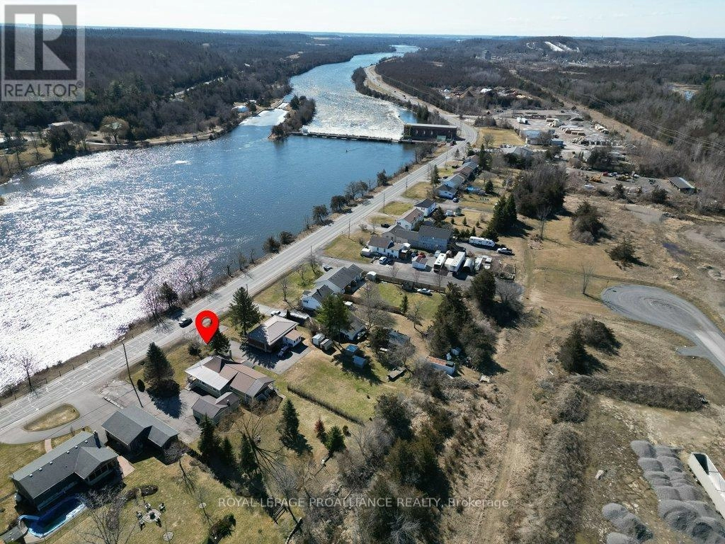 262 South Trent Street, Quinte West, Ontario  K0K 1C0 - Photo 3 - X12057313