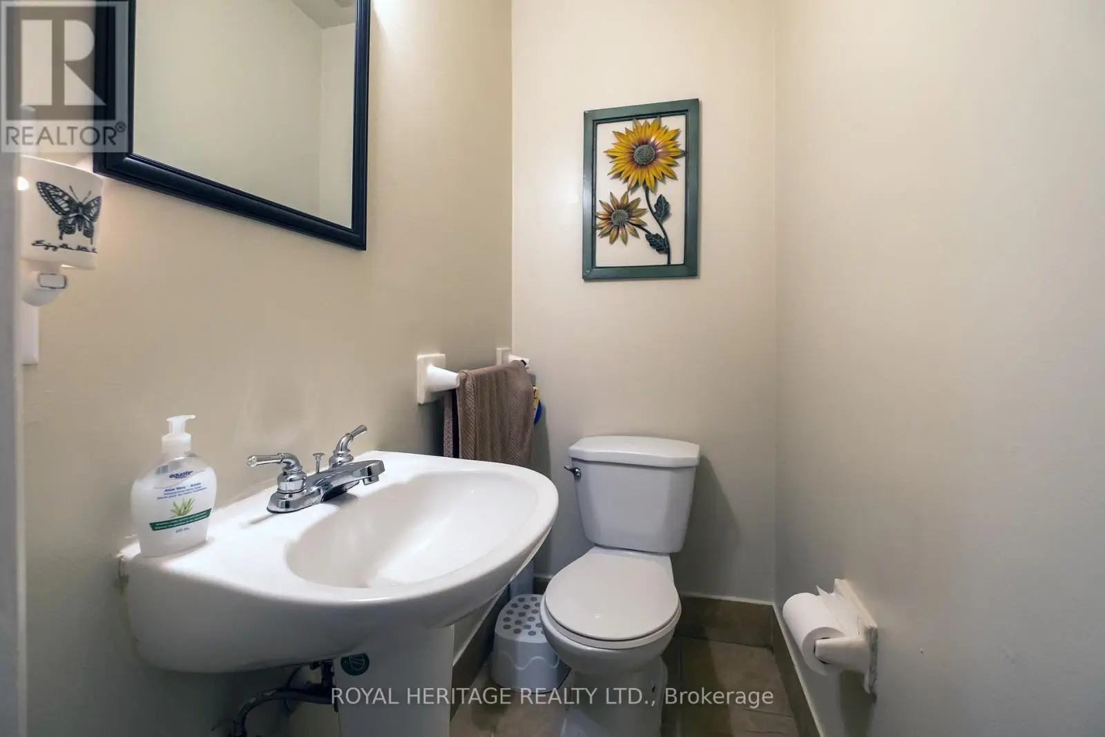 11e - 60 Prince Of Wales Drive, Belleville, Ontario  K8P 2T5 - Photo 3 - X12206686