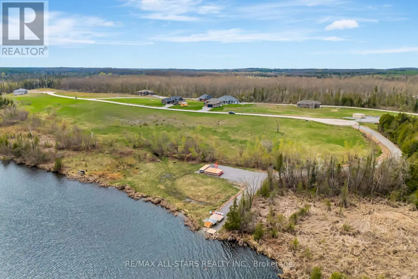 16 Avalon Drive, Kawartha Lakes, Ontario  K0M 1N0 - Photo 3 - X12077434
