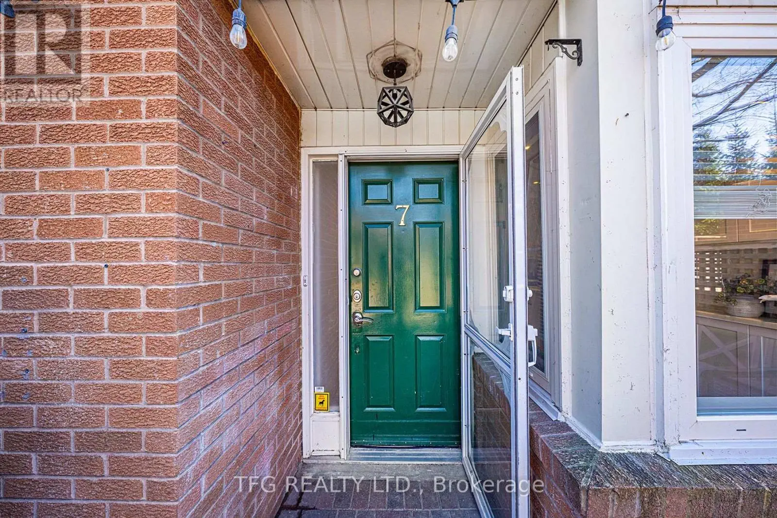 7 - 120 Glen Manor Drive, Toronto, Ontario  M4E 2X6 - Photo 3 - E12206985