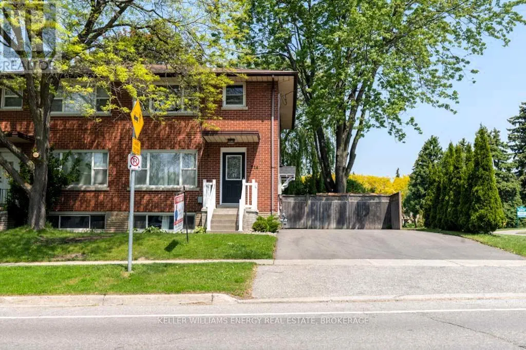 714 Dunlop Street W, Whitby, Ontario  L1N 1V6 - Photo 1 - E12207113