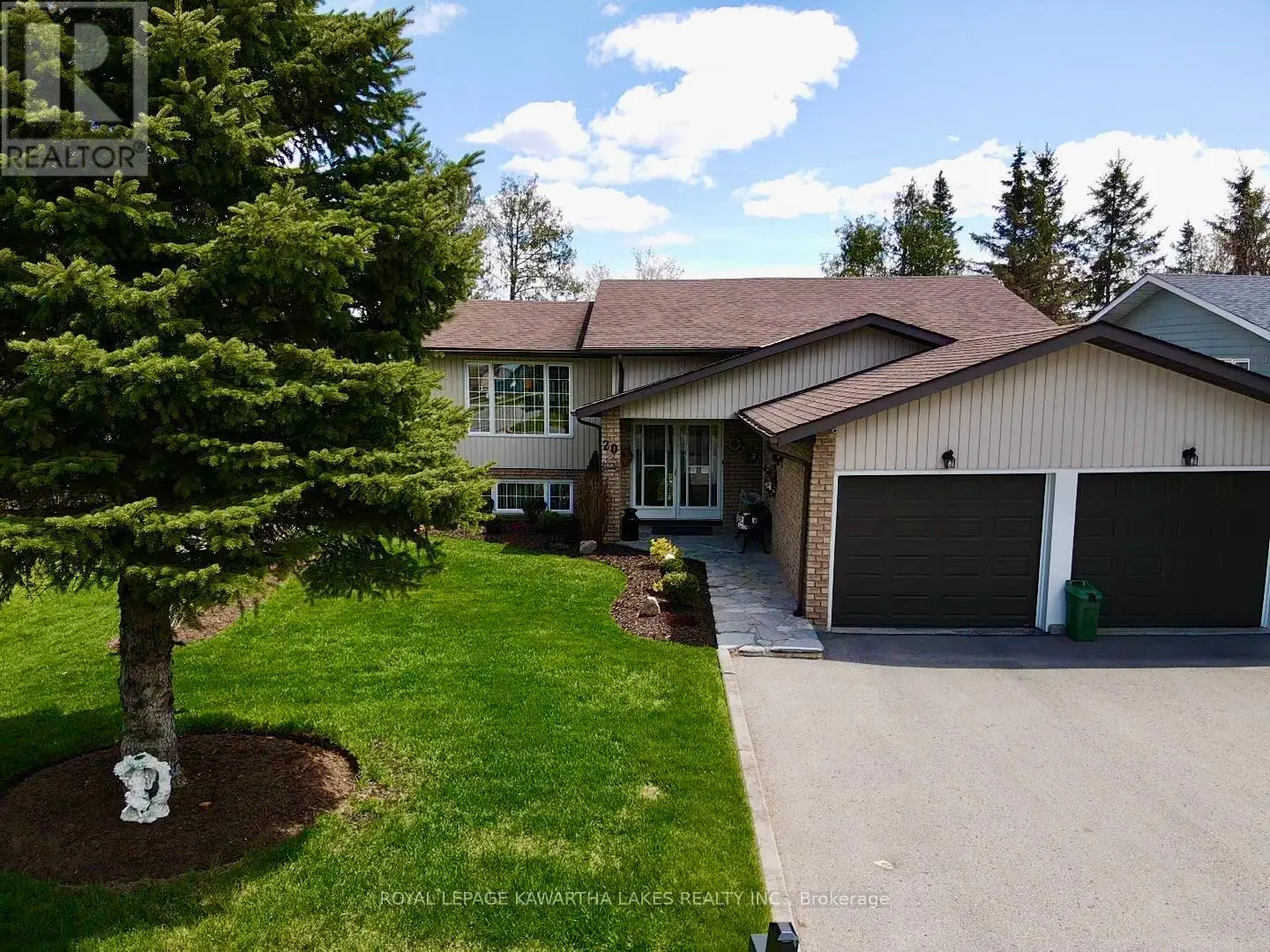 20 Cedartree Lane, Kawartha Lakes, Ontario  K0M 1A0 - Photo 1 - X12038137