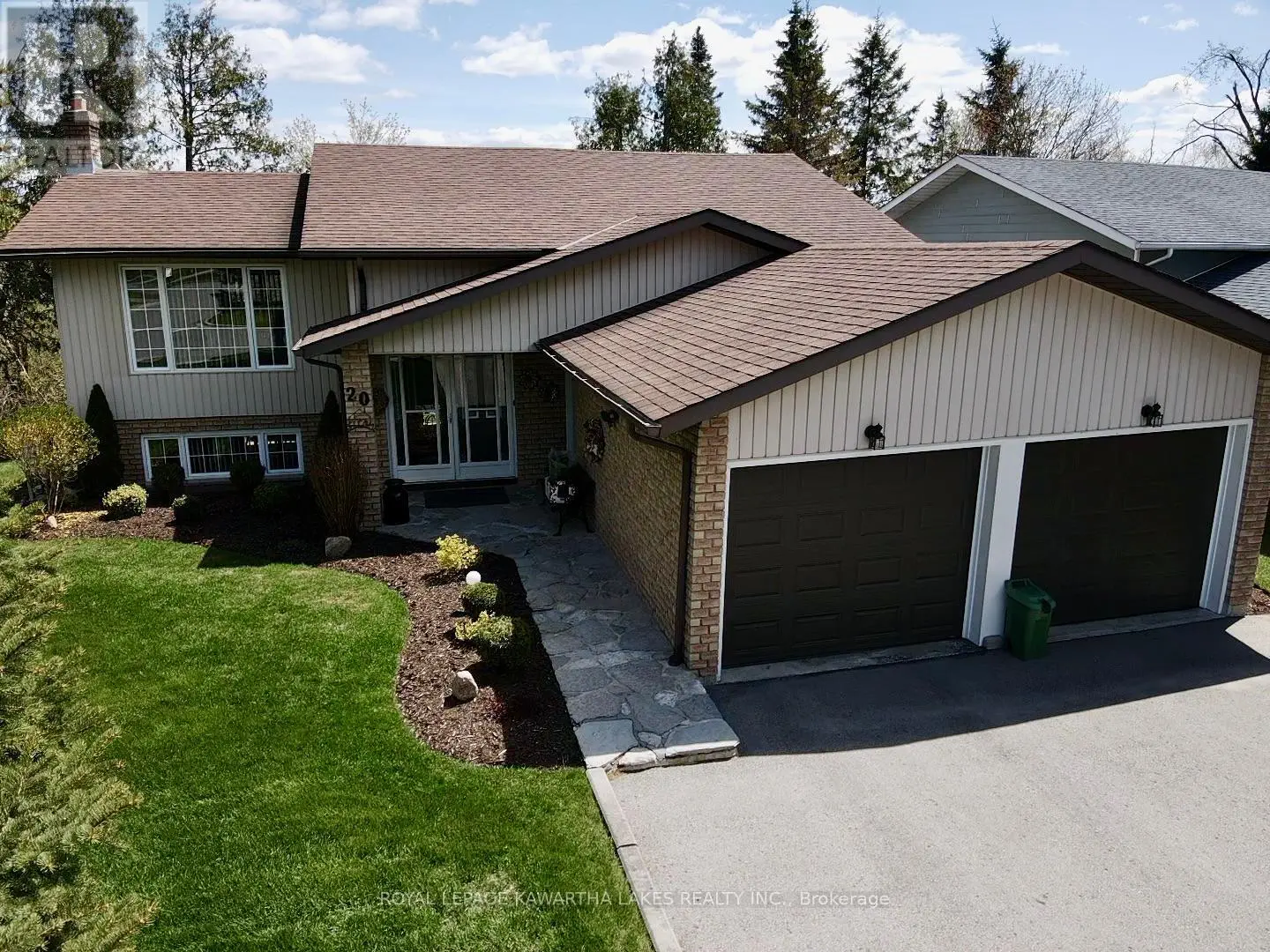20 Cedartree Lane, Kawartha Lakes, Ontario  K0M 1A0 - Photo 3 - X12038137