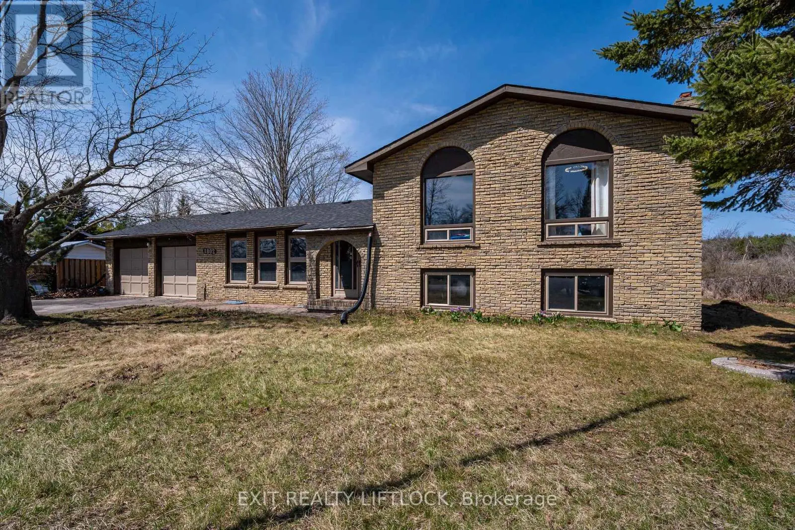 1802 Young's Point Road, Selwyn, Ontario  K0L 2H0 - Photo 1 - X12207440