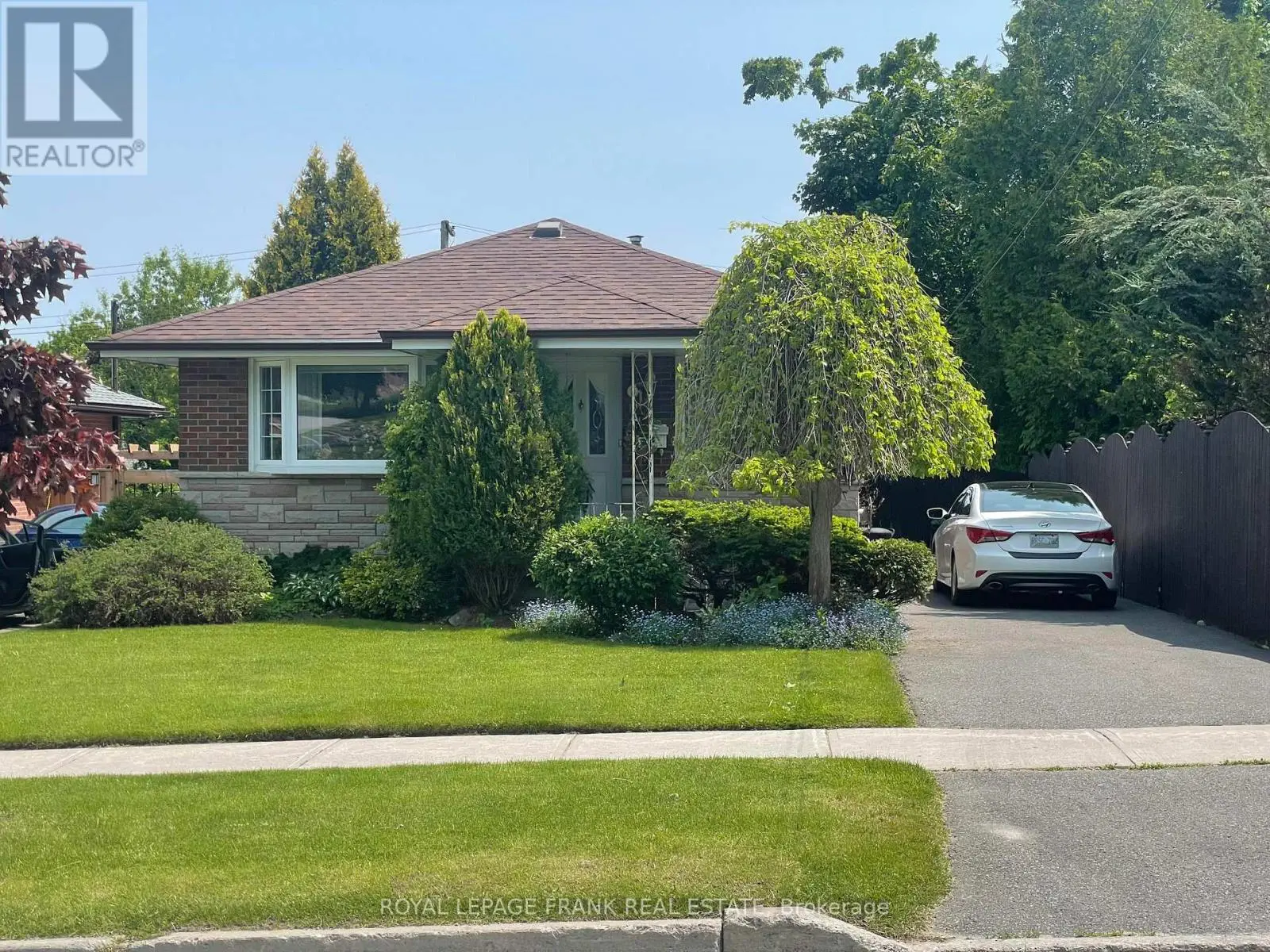 385 Bellevue Street, Peterborough North, Ontario  K9H 5G3 - Photo 1 - X12208839