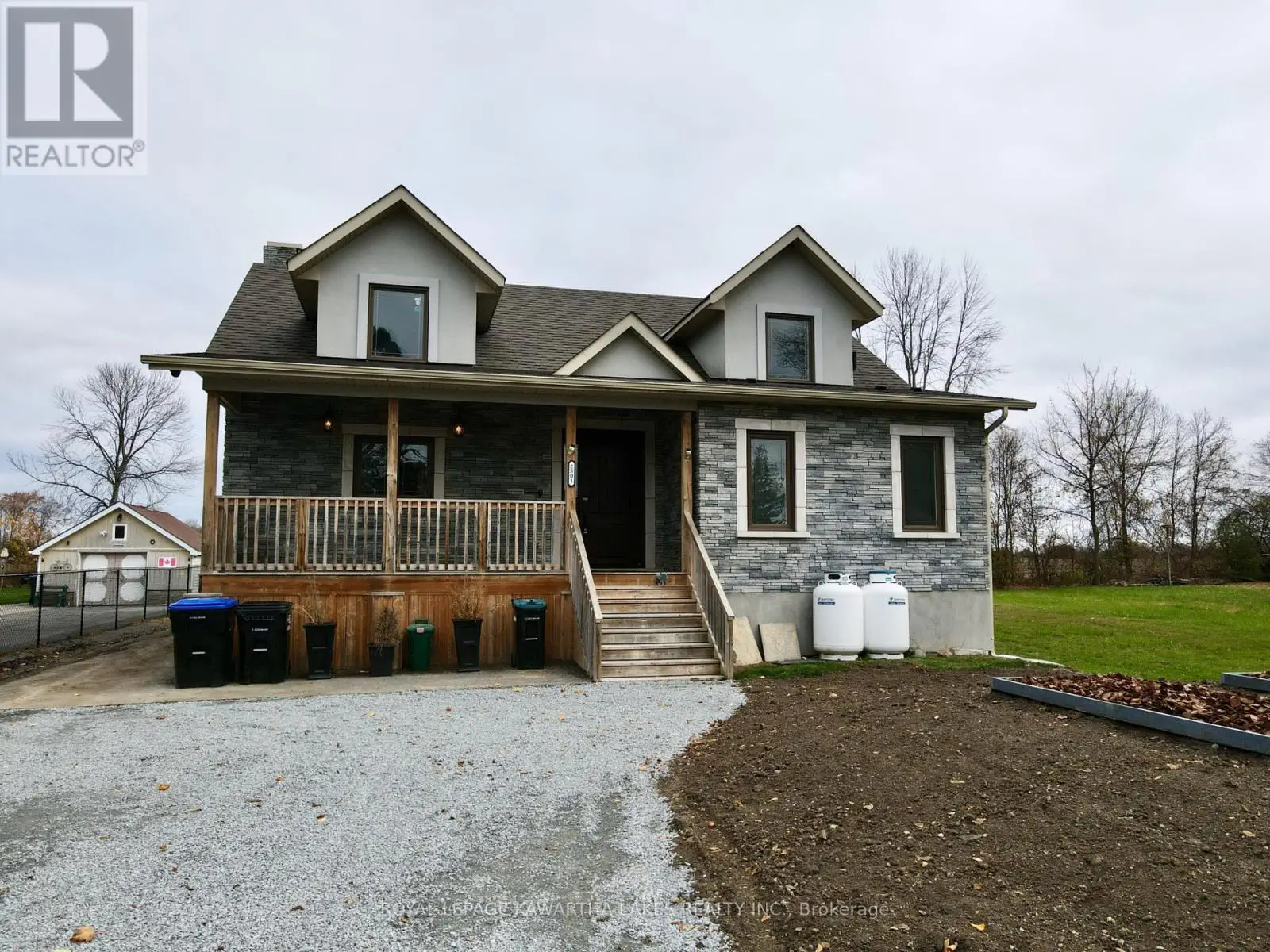 2501 Lakeshore Drive, Ramara, Ontario  L0K 1B0 - Photo 3 - S12209276