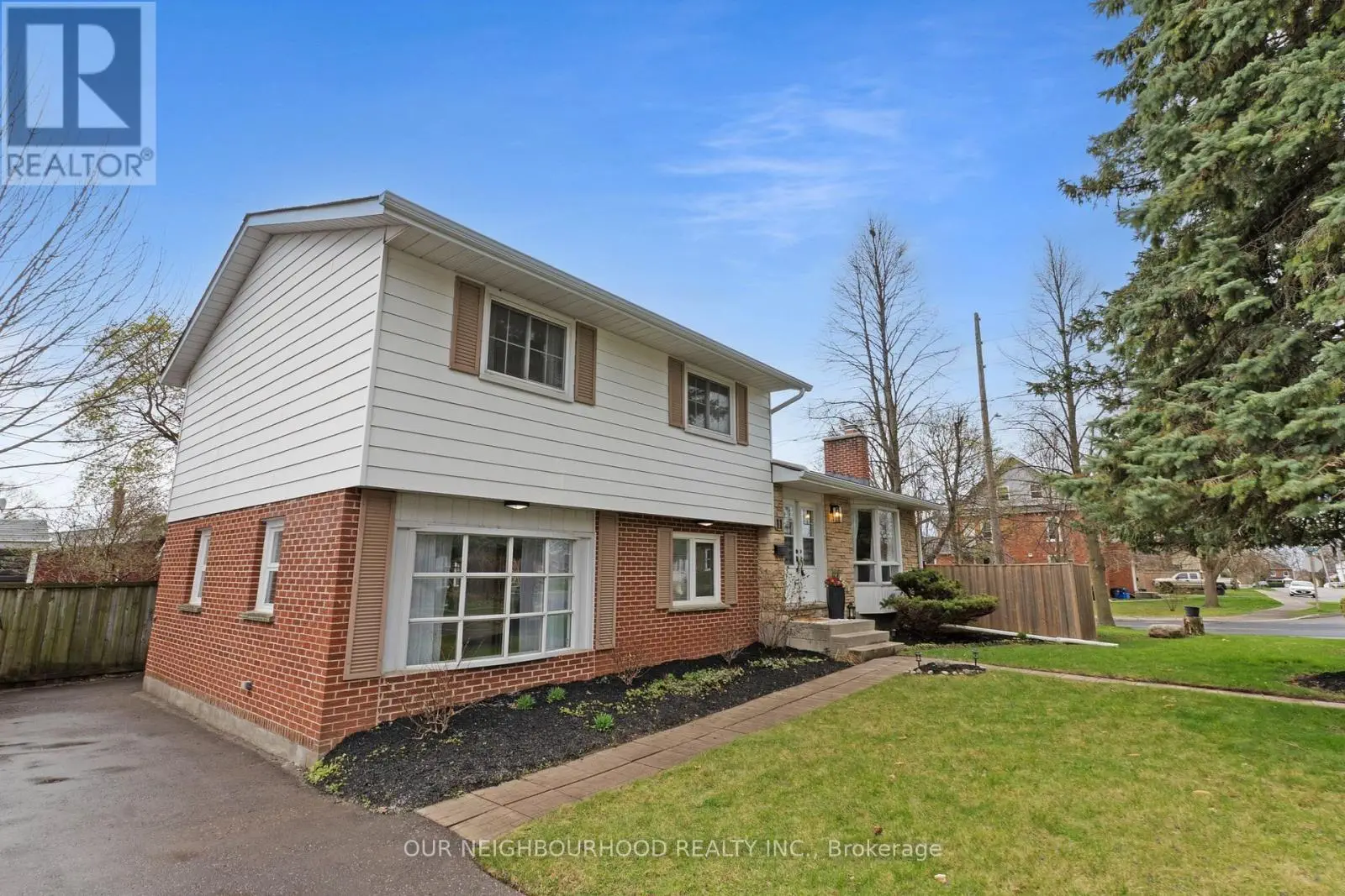 11 Ontario Street, Clarington, Ontario  L1C 2R9 - Photo 2 - E12209387